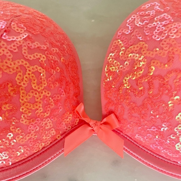 Victoria’s Secret Sequined Push-up Bra - Size 32C - Picture 2 of 9